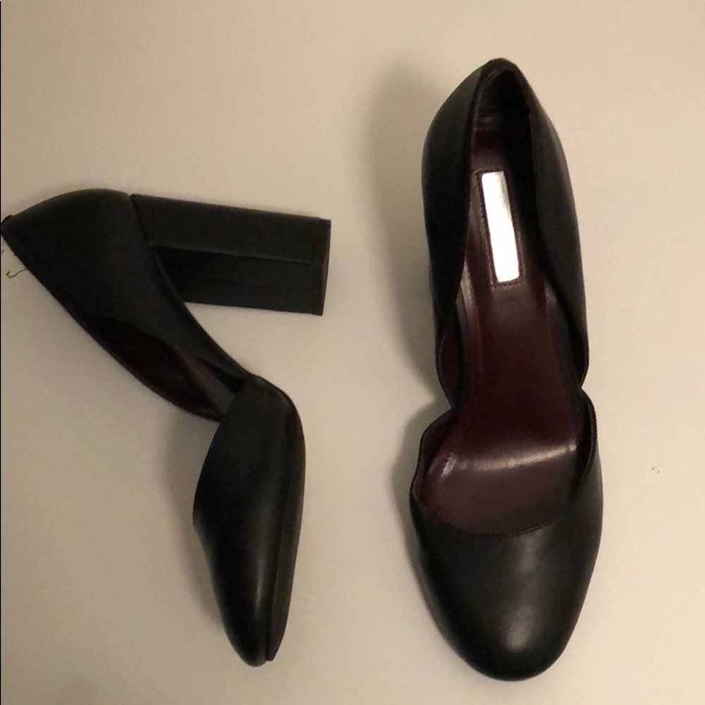 Black BCBG pumps.